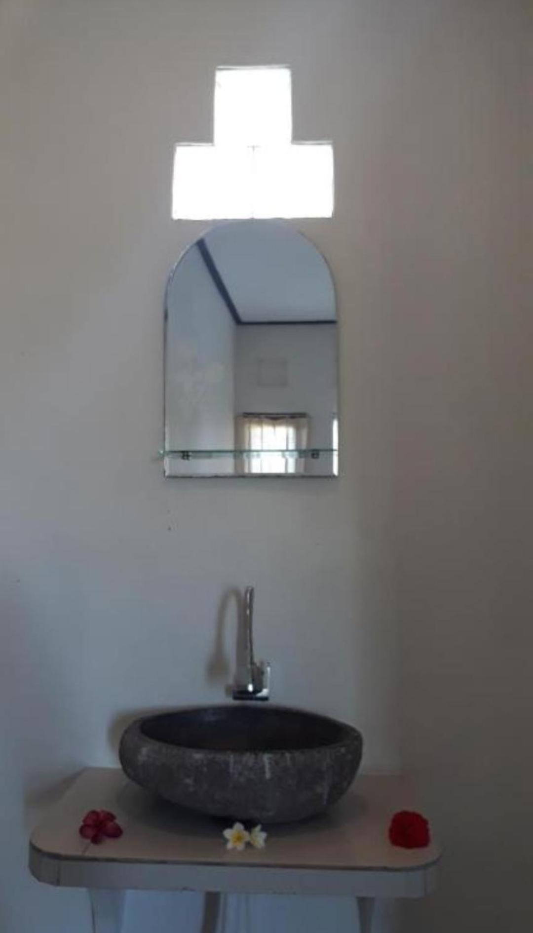 נוסה-למבונגן Reynold Artha Guest House מראה חיצוני תמונה