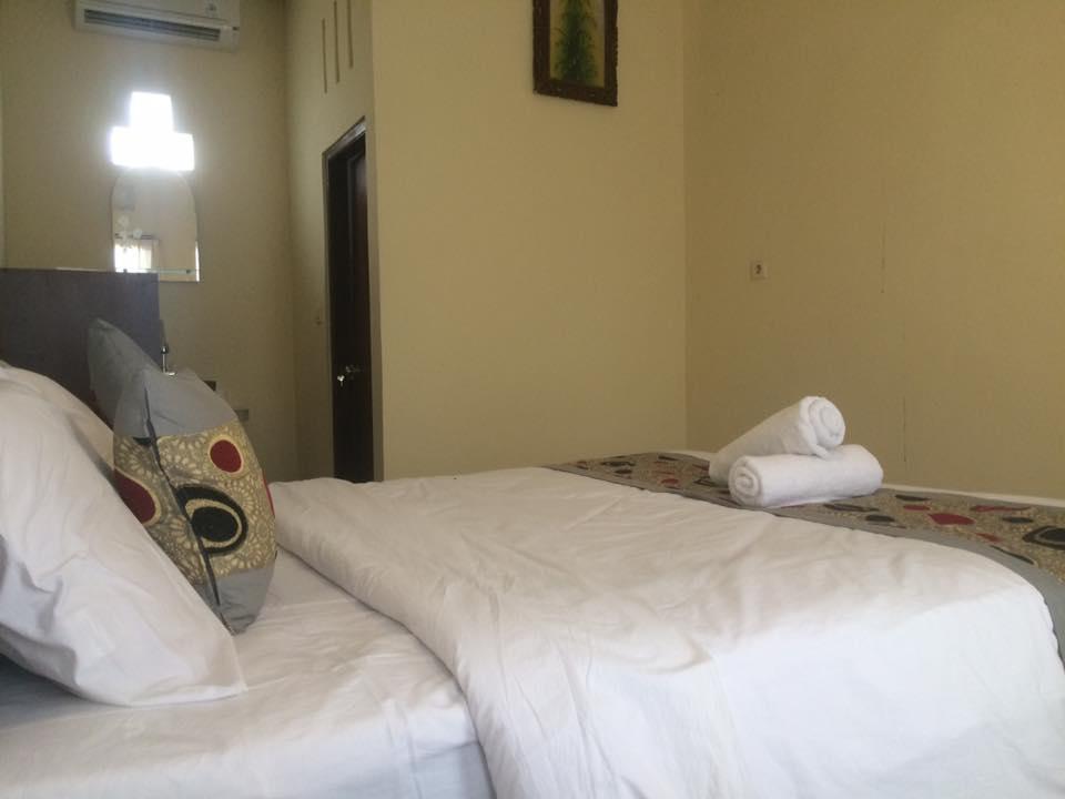 נוסה-למבונגן Reynold Artha Guest House מראה חיצוני תמונה