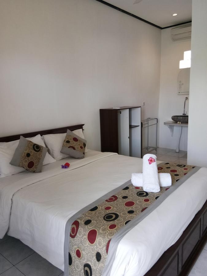 נוסה-למבונגן Reynold Artha Guest House מראה חיצוני תמונה